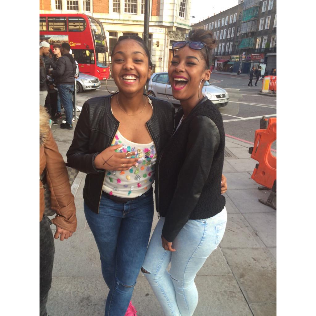 Tyra_Stephanie's tweet photo. #YRNTOUR #BESTMATE #SMASHEDIT #AVALOOK 😻😼 http://t.co/52MyGJL2ti