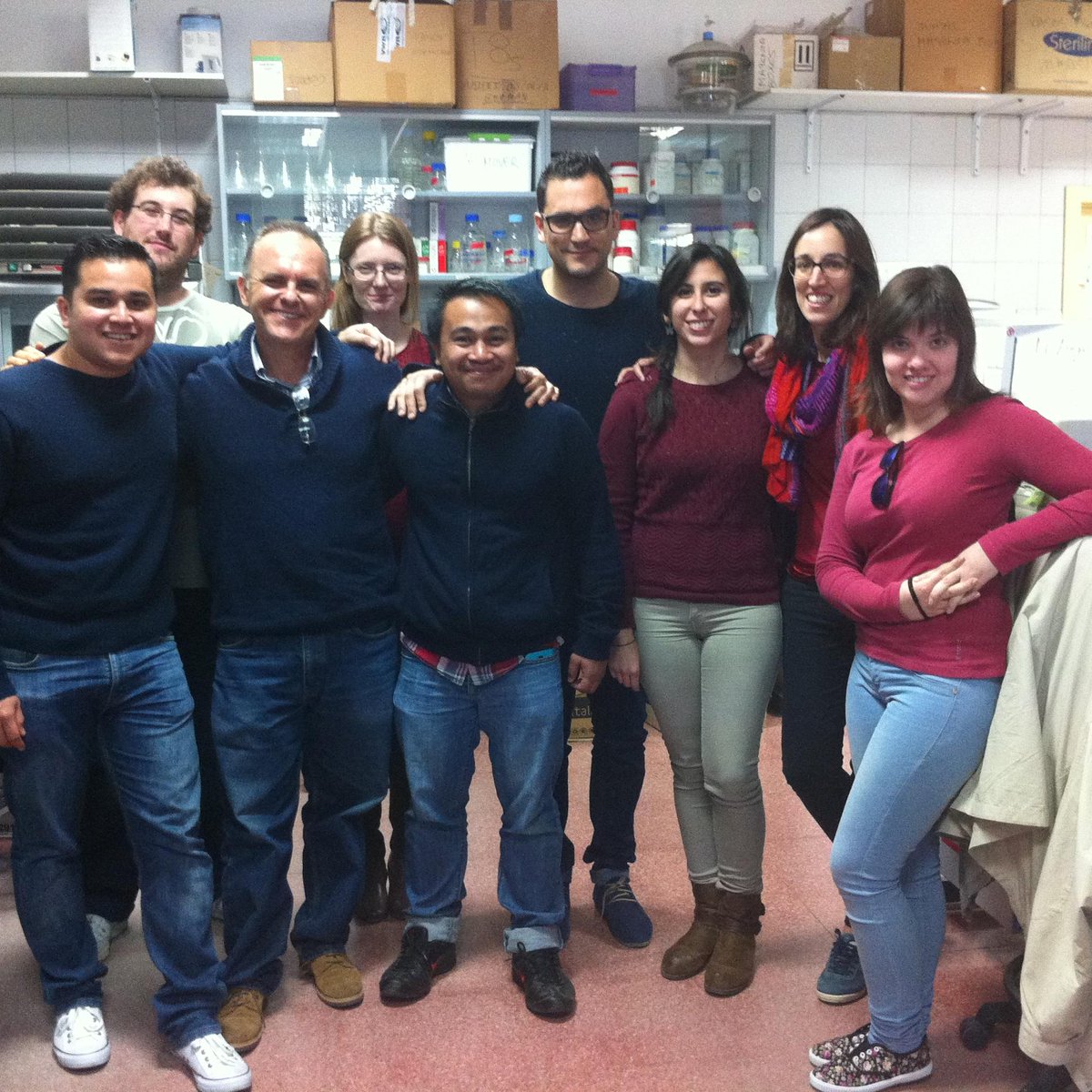 joharijalinas's tweet photo. @FungalLab . lab foto http://t.co/PSoHKoz75O