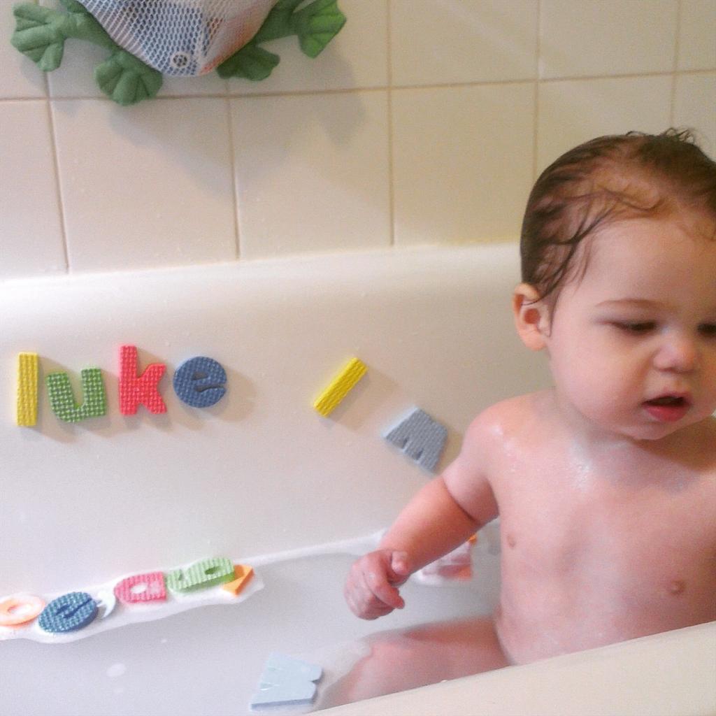 gloryiscalling's tweet image. H&amp;amp;A make the best bath toys. Luke playing with the #bathtimebuddies #alphabetset