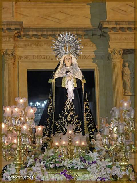 La Procesión del Santo Entierro fue magnífica a todos los niveles.