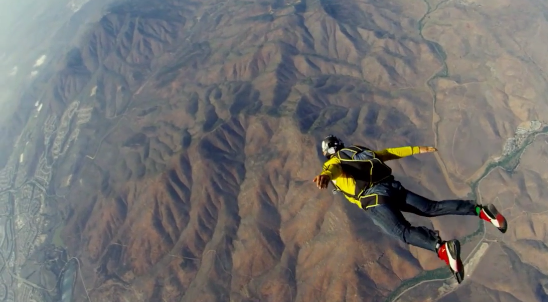 EliteDaily's tweet photo. #Watch: Terminally ill man spends his time wingsuit flying #FlyingWithCancer: http://t.co/D9Q3asM5Fa http://t.co/WPpuSui9Kz