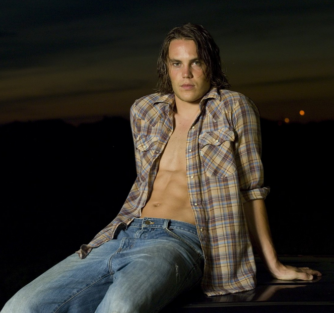 Happy birthday Taylor Kitsch 