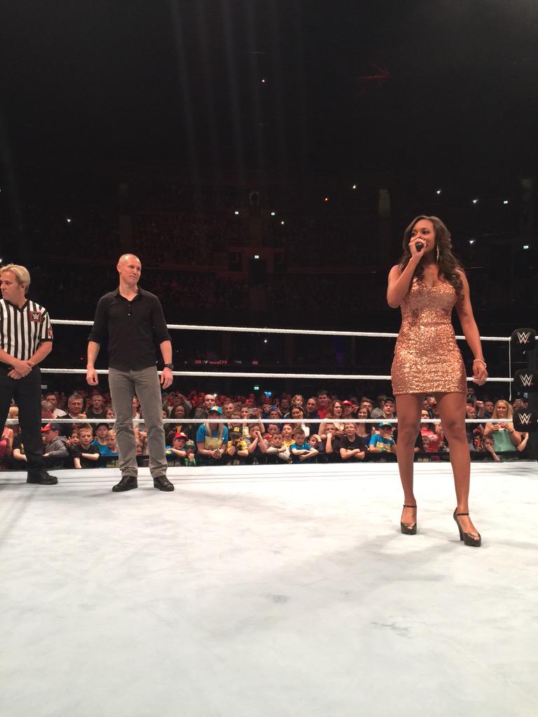 WWE's tweet photo. The Glasgow Ranger's striker, Kenny Miller joins us tonight as a special guest Time Keeper! #WWEGlasgow http://t.co/b4ptYGOgpt
