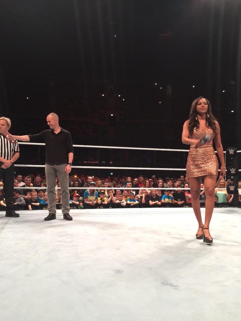 WWE's tweet photo. The Glasgow Ranger's striker, Kenny Miller joins us tonight as a special guest Time Keeper! #WWEGlasgow http://t.co/b4ptYGOgpt