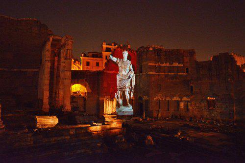 simonilla23's tweet photo. #PieroAngela dal #ForoAugusto al #ForoCesare http://t.co/O9fcVQ9EKn una passeggiata nella storia #roma dal 25 aprile http://t.co/EhKsy3J2TU