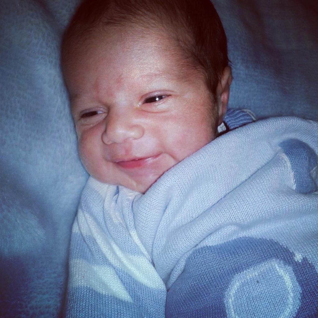 GataLuhh's tweet photo. É fofo de mais te amo filho sz ♥ http://t.co/1L55lQIzu1