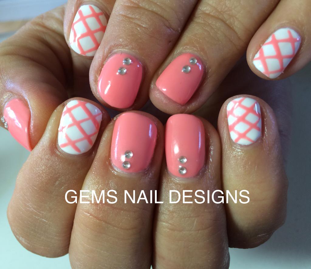 Gems Nail Designs on Twitter coral with a waffle criss cross design and gems gelesse