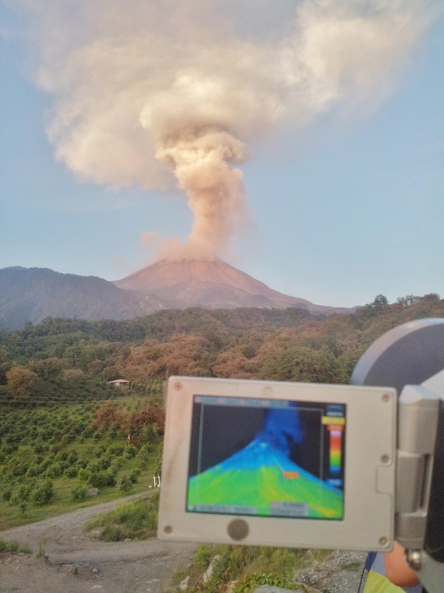 LordInMexico's tweet photo. Thermal imaging of an eruption! #volcano @EarthSciPlymUni http://t.co/8rIj2WXUeJ