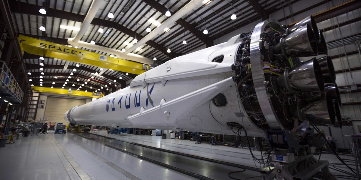 BusinessInsider's tweet photo. SpaceX will attempt a potentially historic rocket launch and landing this weekend. http://t.co/pXK7sdukrF http://t.co/cwR7sedQqO