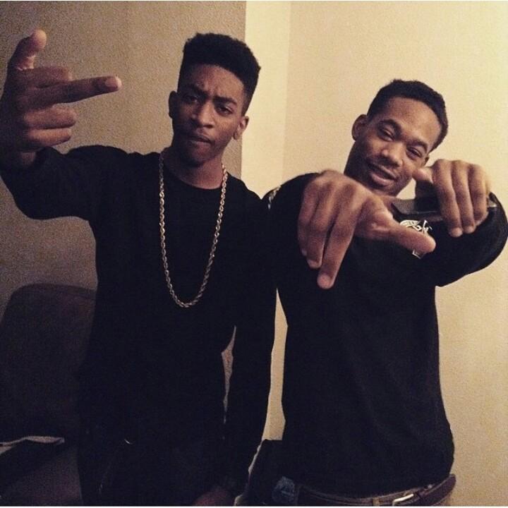 TheBezoCom's tweet photo. TheBezonnian18 | The Grind: #RookieOfAtlanta Interview W/ @ThisIsAirmax http://t.co/HDjw87qq39 http://t.co/rpUlo9kmNt