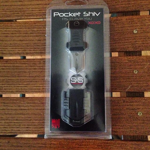 ProisKatherine's tweet photo. Nothing says friendship like a pocket shiv. What an amazing gift from Amber Brandly @2VetsArms #prois #selfdefense http://t.co/BAHC3FyaAA