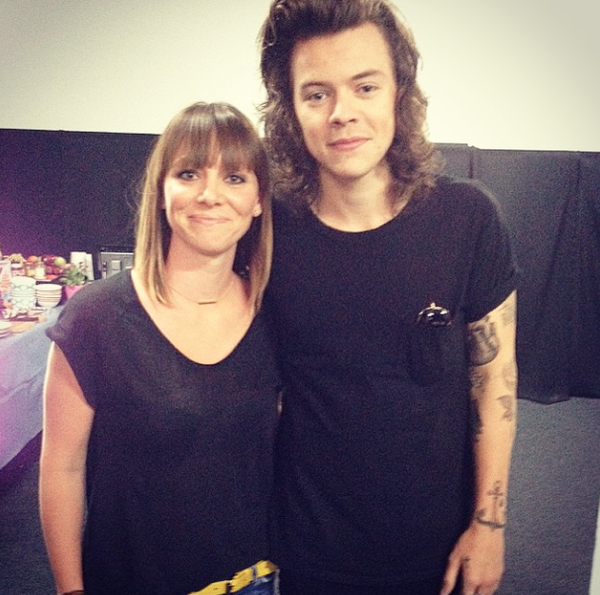 OneDream1D__'s tweet photo. Harry backstage recently! http://t.co/F2cv3jnsUN