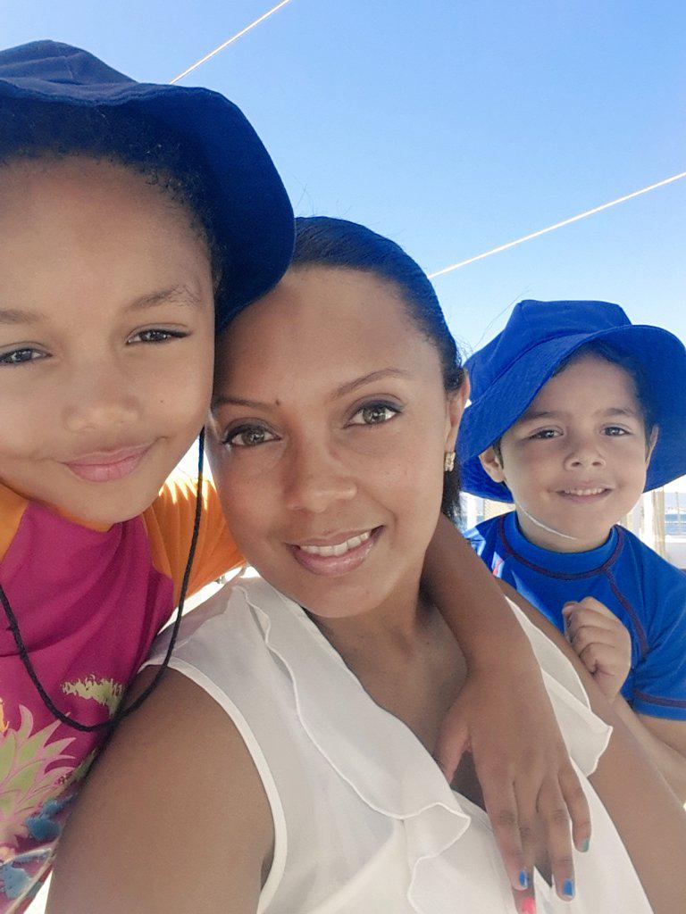 hayleyjoyr's tweet photo. Holiday fun in the sun @ShimmyBeach ! #purehazel #MyAirOptixLookSA @AIROPTIXCOLORS @CosmopolitanSA http://t.co/OZ0r10VRqN