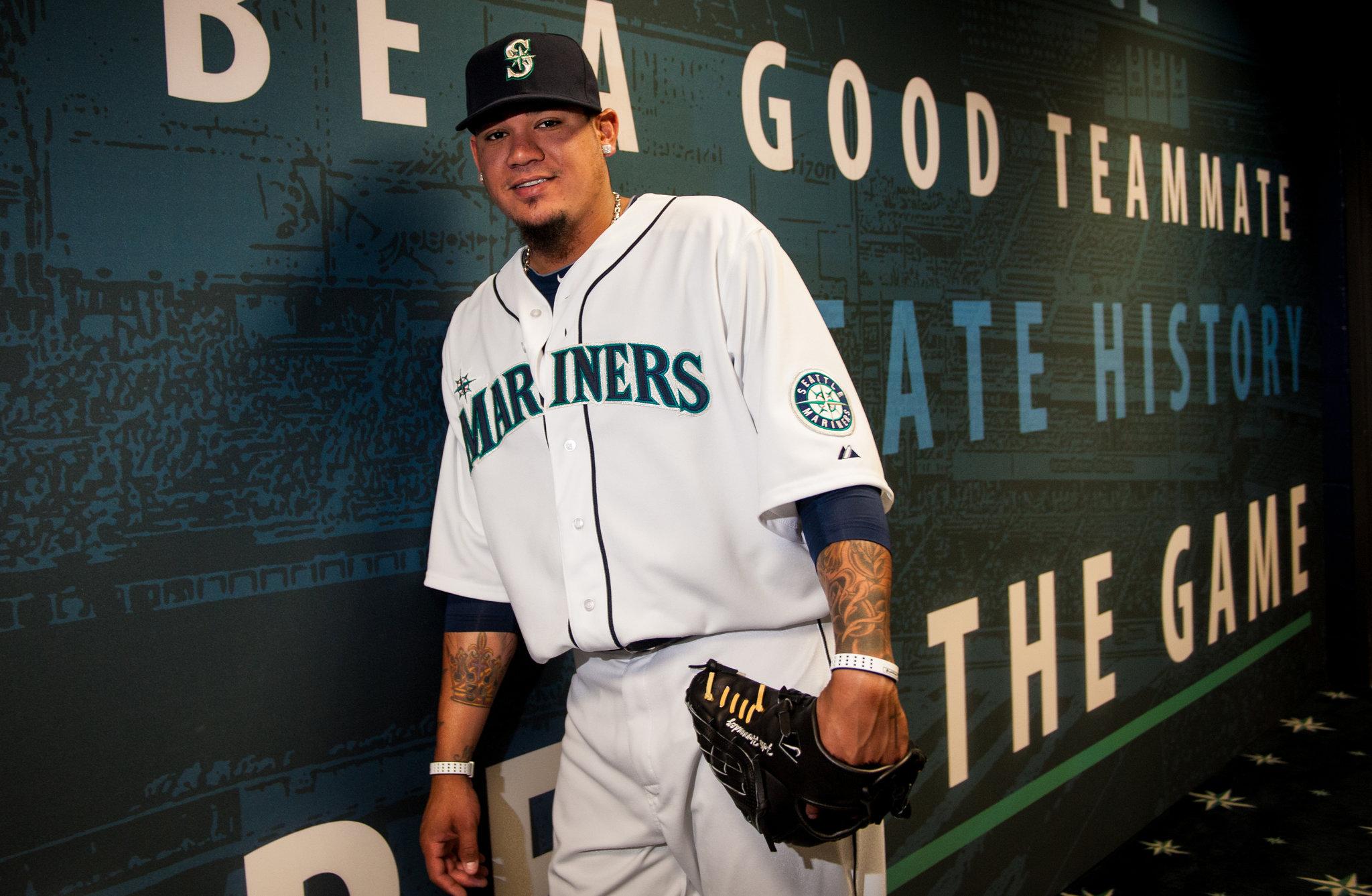 Happy 29th birthday to ace, 2010 AL Cy Young Award winner Félix Hernández! 