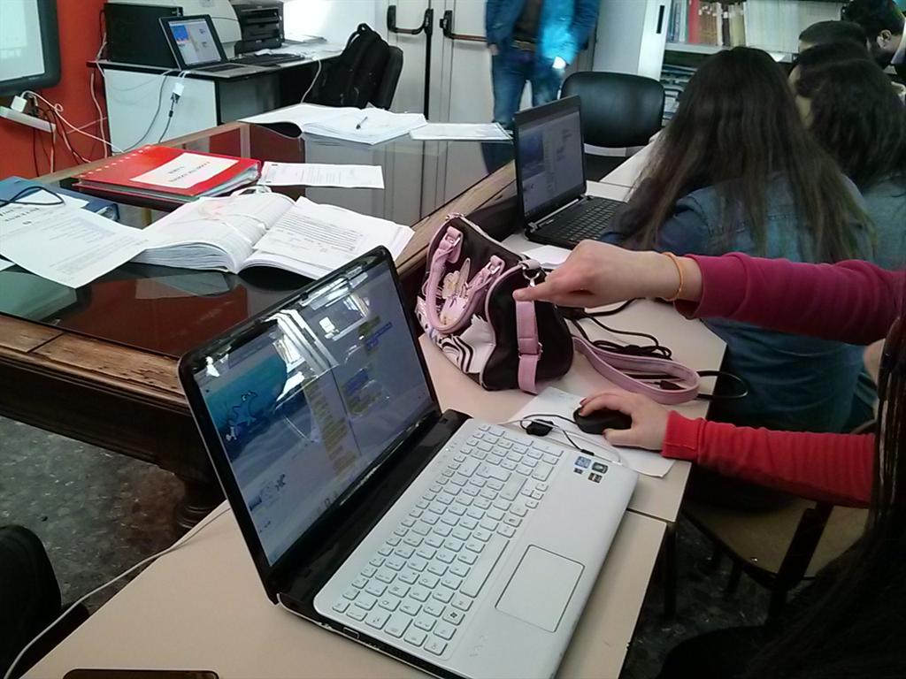CDRotondella's tweet photo. Il primo giochino è quasi completato! http://t.co/rPS4vYRYqq