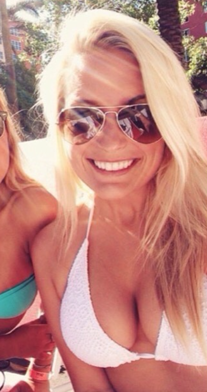 BarstoolSSOTD's tweet photo. Kenzie from Buffalo @kenziejadee #SmokeshowOfTheDay #WCW RT her to help her win $100. Most RTs today wins http://t.co/h104SPV0D5