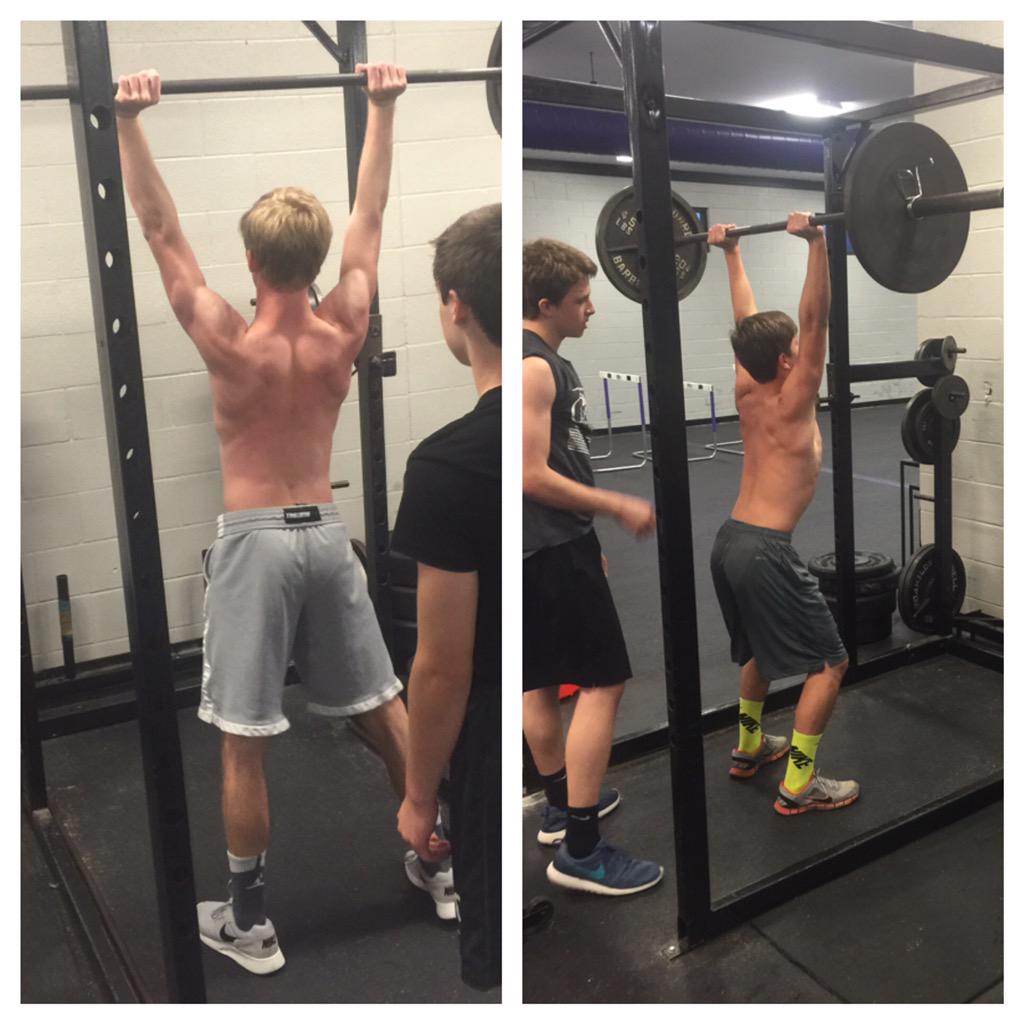 BlakeButler63's tweet image. @eeelzz &amp;amp; @EastonMiller83 hitting Push Press this morning #barspeed