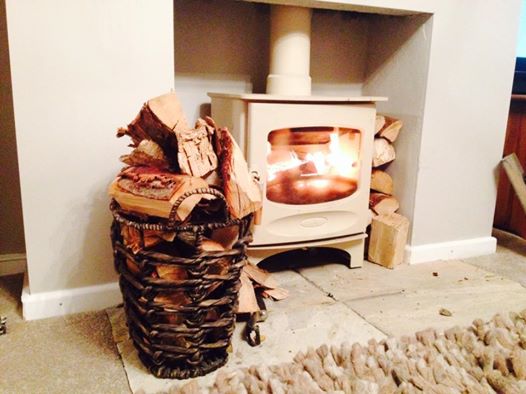 WoodFuelBarn's tweet photo. Storing #firewood safely has just been made easier with our myth-busting guide http://t.co/7W8Lay9oPK http://t.co/DS3wZPN6Or