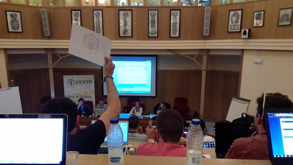 Aquí andamos eligiendo a los miembros de la mesa de plenarios :D