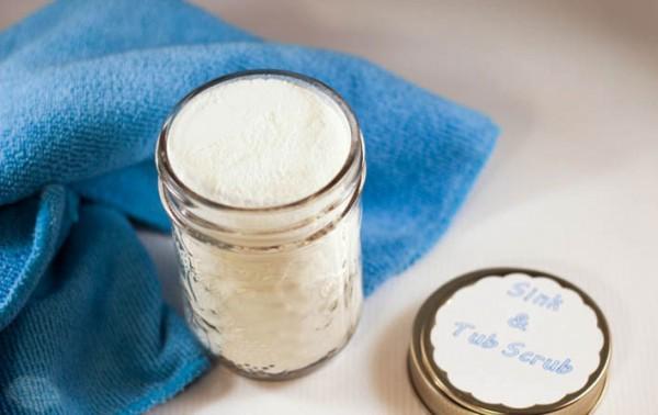 DIY Scrub for Tub and Sink Cleaning sweeptight.com/2015/04/diy-sc…