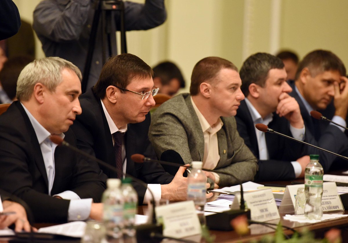 Ю.Луценко: Висунуті звинувачення на адресу уряду потребують проф. розслідування, а не змагання партійних трубадурів.