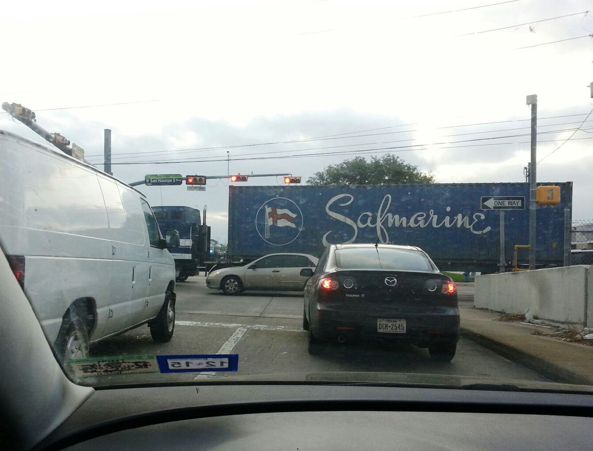 SafmarineNAM's tweet photo. Even traffic in Houston, Texas can't stop a #SafContainer! Spotted this morning - we wonder what's inside! http://t.co/xGpkfdh1yh