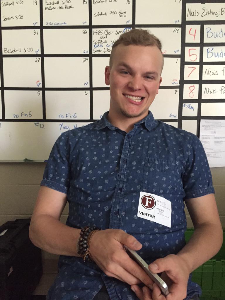 Franklinin5's tweet image. We have a very special guest today, teaching about freelancing! #learningisgood