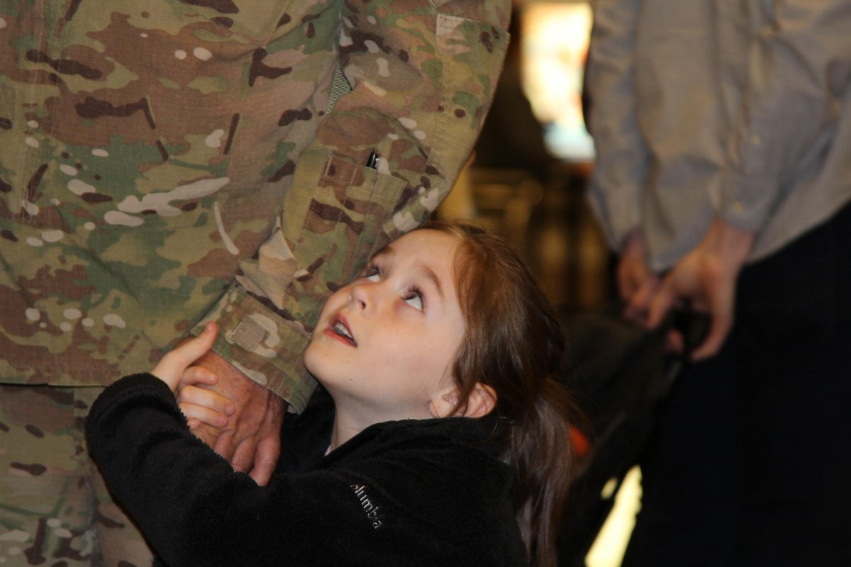 USNationalGuard's tweet photo. Caption this Photo of the Day from a recent @UTNationalGuard homecoming:  http://t.co/MD77UP0WMm #MOMC #MilitaryChild http://t.co/qqYwrbG4fO