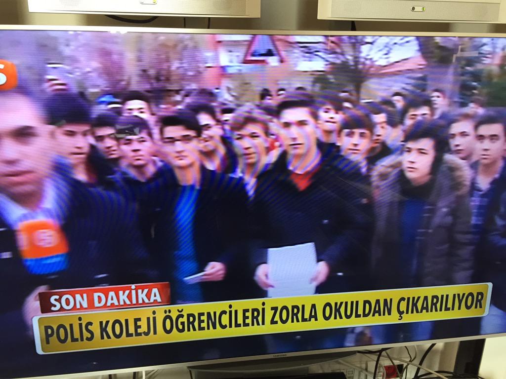 SonVesayet's tweet photo. Savaşta bile okullara,hastanelere dokunulmaz.En azından mezun olsalardı, tasdikname ile uzaklaştırmak nedir zalimler? http://t.co/ooJWVXCse5