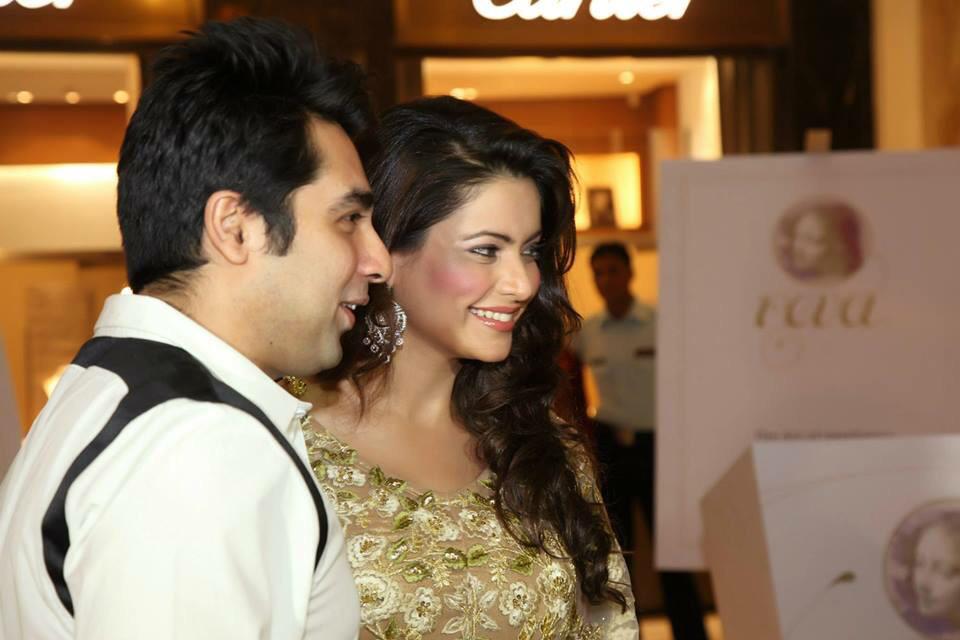 aamnazworld's tweet photo. Mr &amp; Mrs Kapoor #AamnaAmit http://t.co/TlPk93aiAs