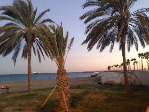 IsiCobain1's tweet photo. #beach http://t.co/8bmhZ7Rrod