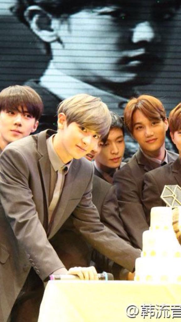 d__exo's tweet photo. http://t.co/NiMoDLsmf1