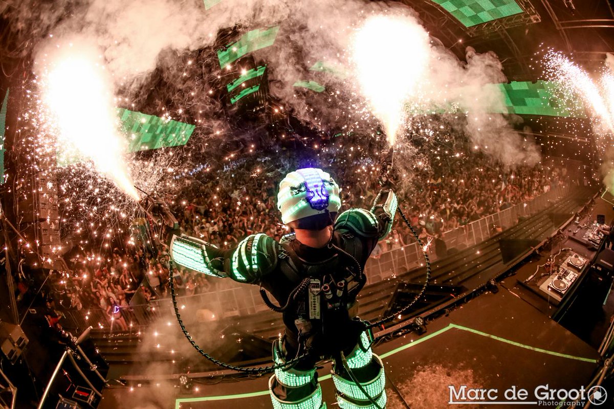 マルク tweet media