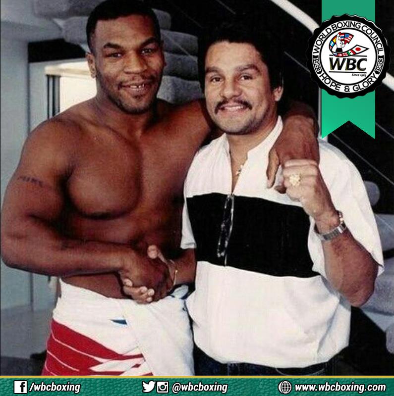 WBCBoxing's tweet photo. Historic Picture:  "Two Monsters of the Ring" 
TYSON &amp; DURAN

#WBC http://t.co/o5TZDkgF5B