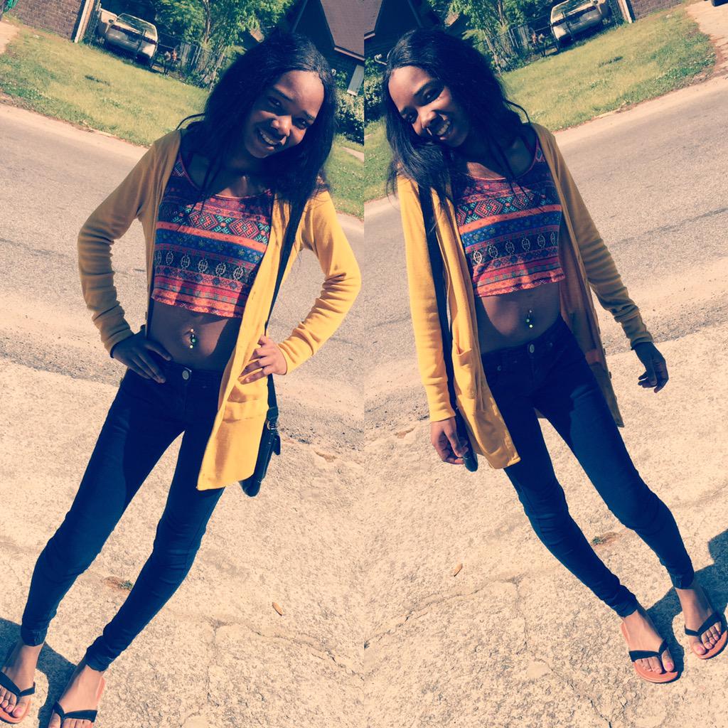 guttaGEE_'s tweet photo. #QweenA๐
#HaitianQween ๐๐๐๐ http://t.co/YXmTHeSX3L
