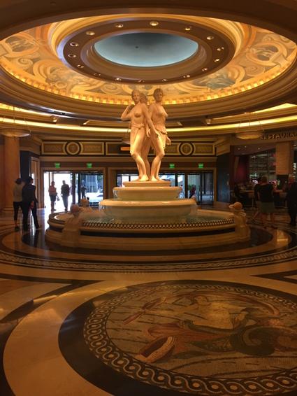 CarolineMcCouat's tweet photo. Caesars Palace... Never want to leave #vegas #love http://t.co/kKrcxKAAxQ