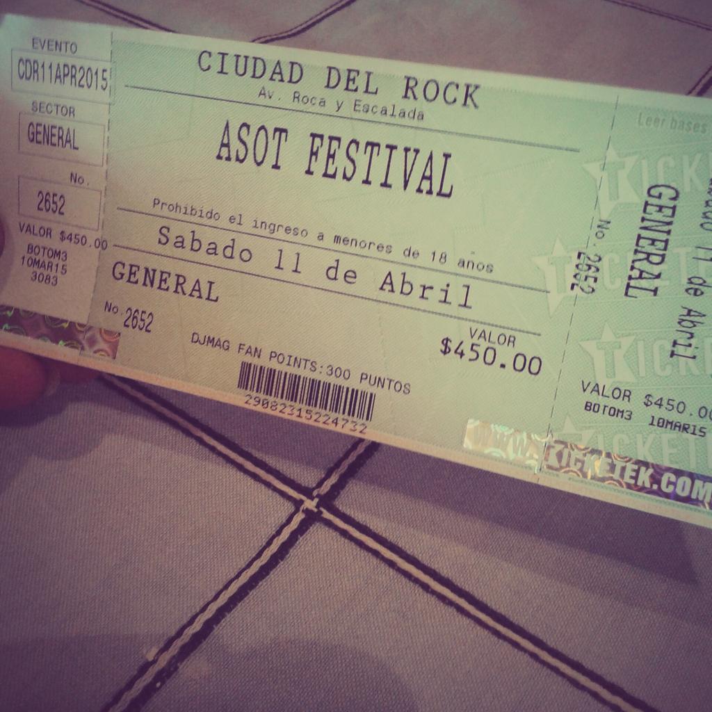 RocioPelay's tweet photo. Sábado como te esperooo #Asot707 #AsotFestival #Armin #Aly&Fila #Amigos ♥ http://t.co/S8TSRGEQjX