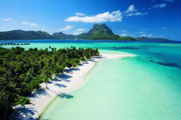 iadorewomen_'s tweet image. I need BoraBora in my life 😍🌎🌊