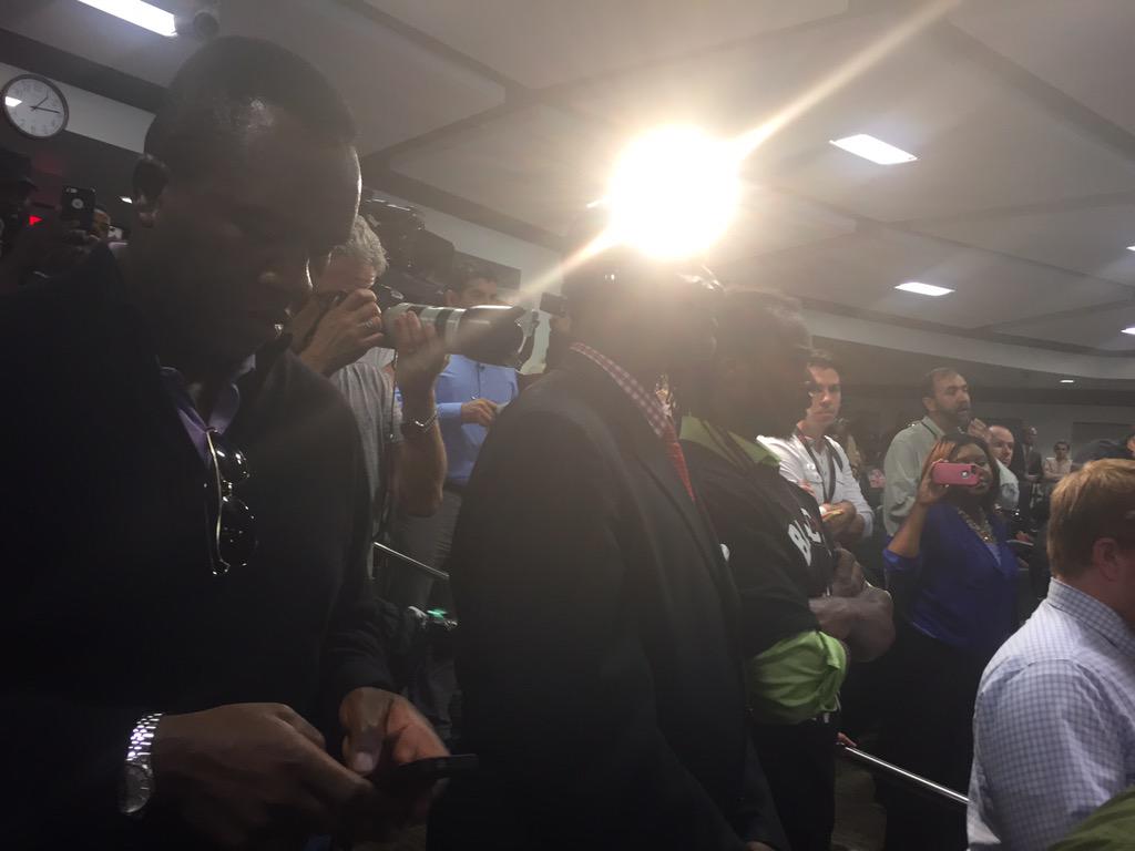 jtighe08's tweet photo. Crowd getting frustrated with @NorthCharleston leaders answers, leaders say nothing to hide @ABCNews4 #WalterScott http://t.co/9BXzlo9yLk