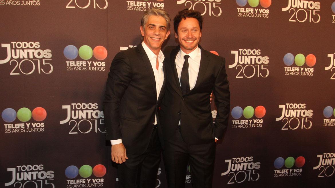 vicunitas_Arg's tweet photo. Fiesta  #Telefe25Años @benjavicunamori #PabloEcharri  #Galanes2015  ♥ http://t.co/kJTw48tMMX