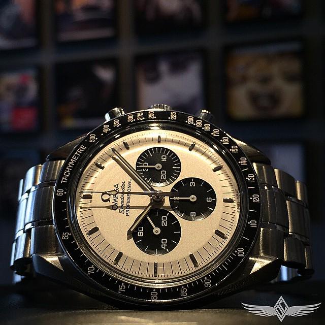 OCWatchCompany's tweet photo. And then this happened😎 #Omega #Speedmaster 🐼#Panda🐼 dial #Chronograph #MoonWatch #InstaFamousWatchWall #OCWatchCom… http://t.co/rWO9jzhNI5