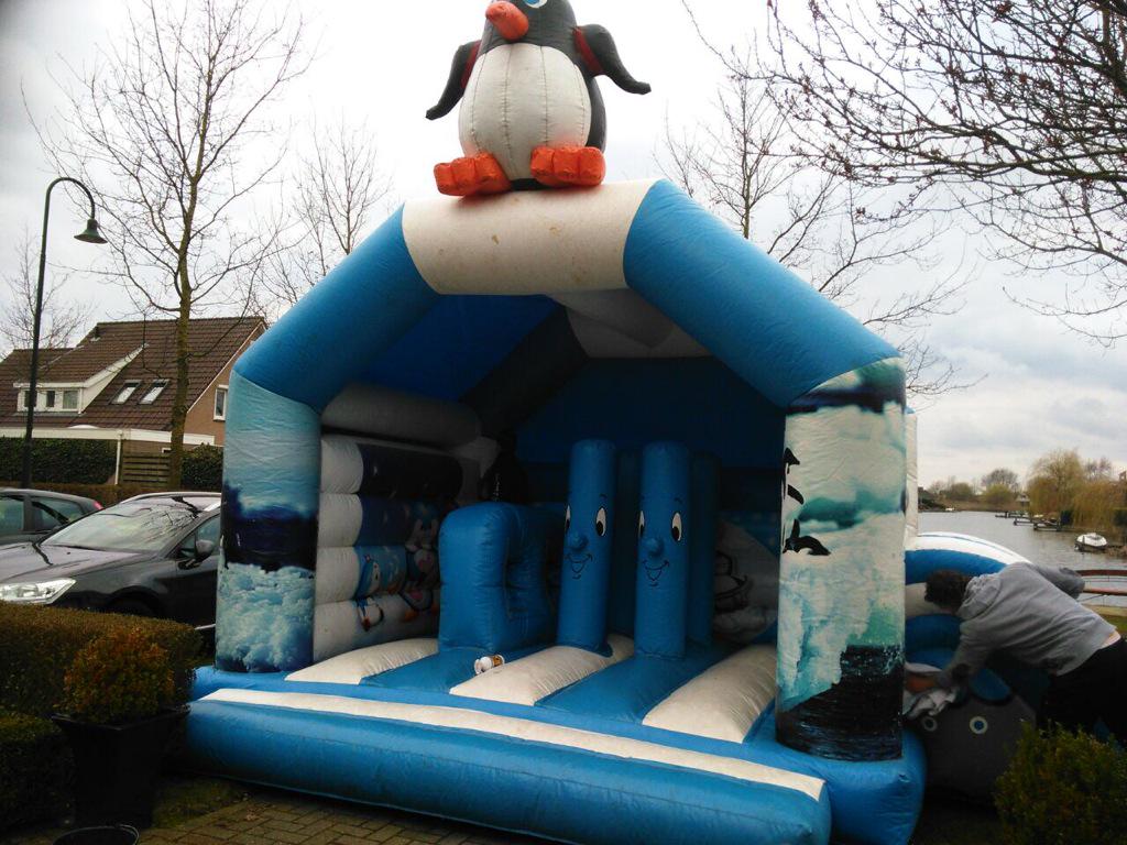 Binnenkort staat 1 van onze springkussens bij de Keepersdag van <a href="/FC_Emmen/">FC Emmen</a>! Ook huren? Mail naar info@jumpenfun.nl