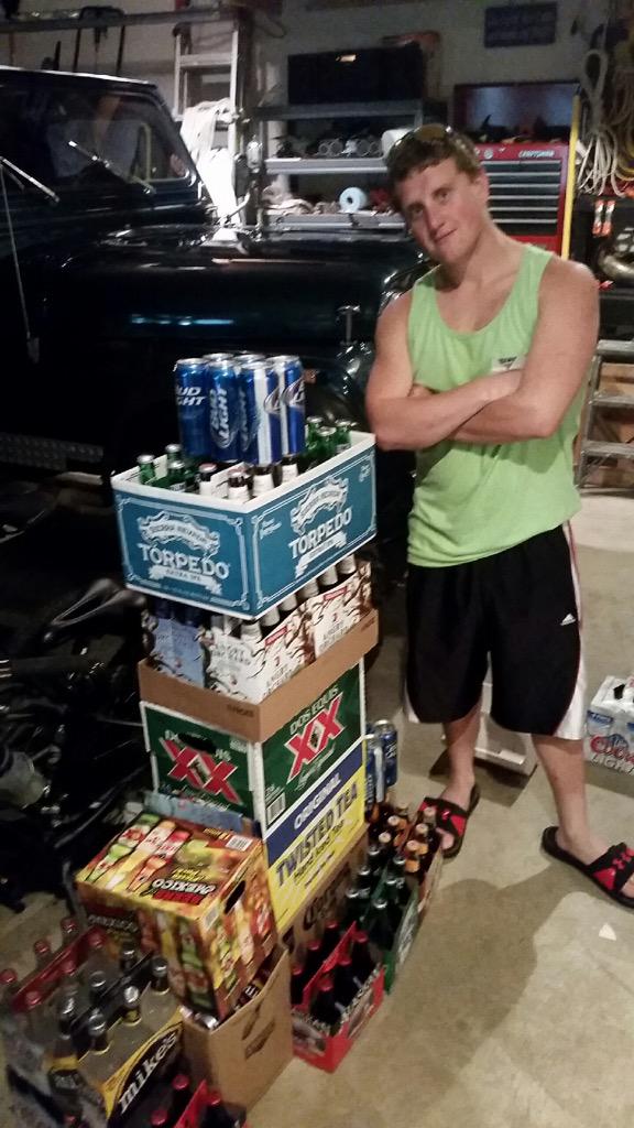 j_oflaherty5's tweet photo. Whose thirsty? #ItsAlmostNoon http://t.co/iQDPgpOyna