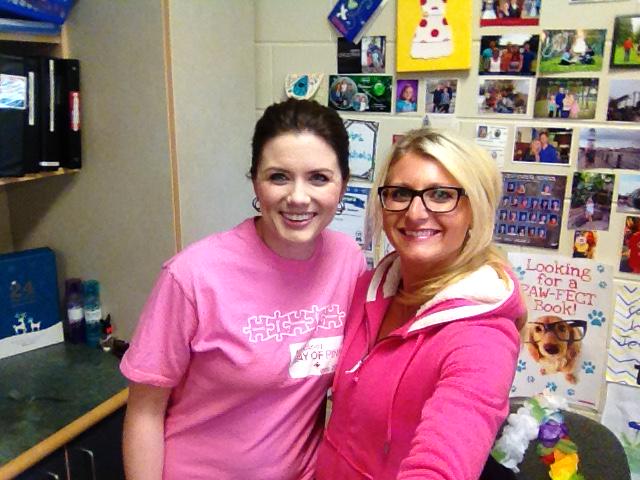 JacquiScholz's tweet photo. @AceBurpeeShow #DayofPink #RespectStartsWithUs Teachers pumped for Bully Walk!!! http://t.co/edUfFjwbiZ