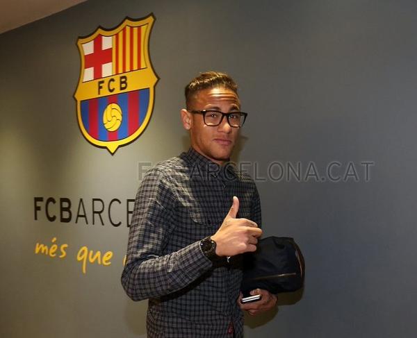 Anna43820167's tweet photo. Neymar jr http://t.co/QbKJQR64ls