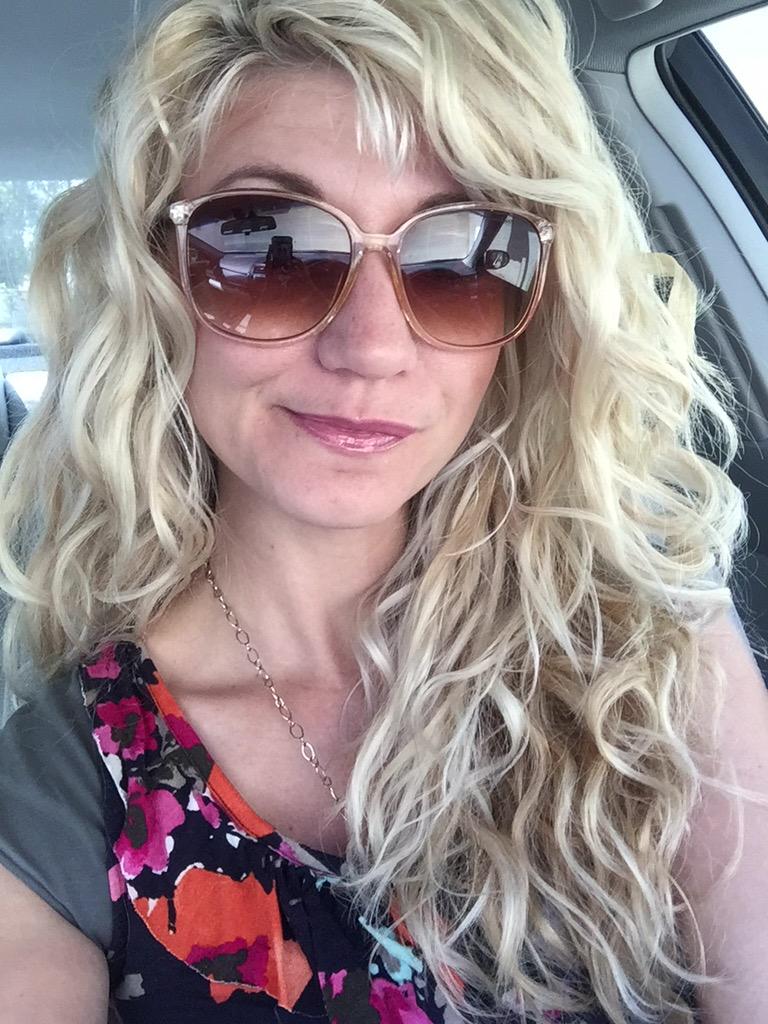 HellerBrigette's tweet image. BIG hair and @RedAppleLipstic on my birthday. 1 year older! #birthday #notgettingold #indenial