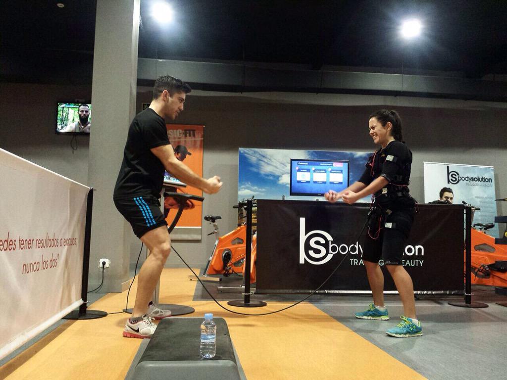 Tury_25's tweet photo. Operacion bikini con @BodySolutionESP ! Solo quedAn 3 meses... aqui @cristinatu dandolo todo! http://t.co/aV3dKH1C1V