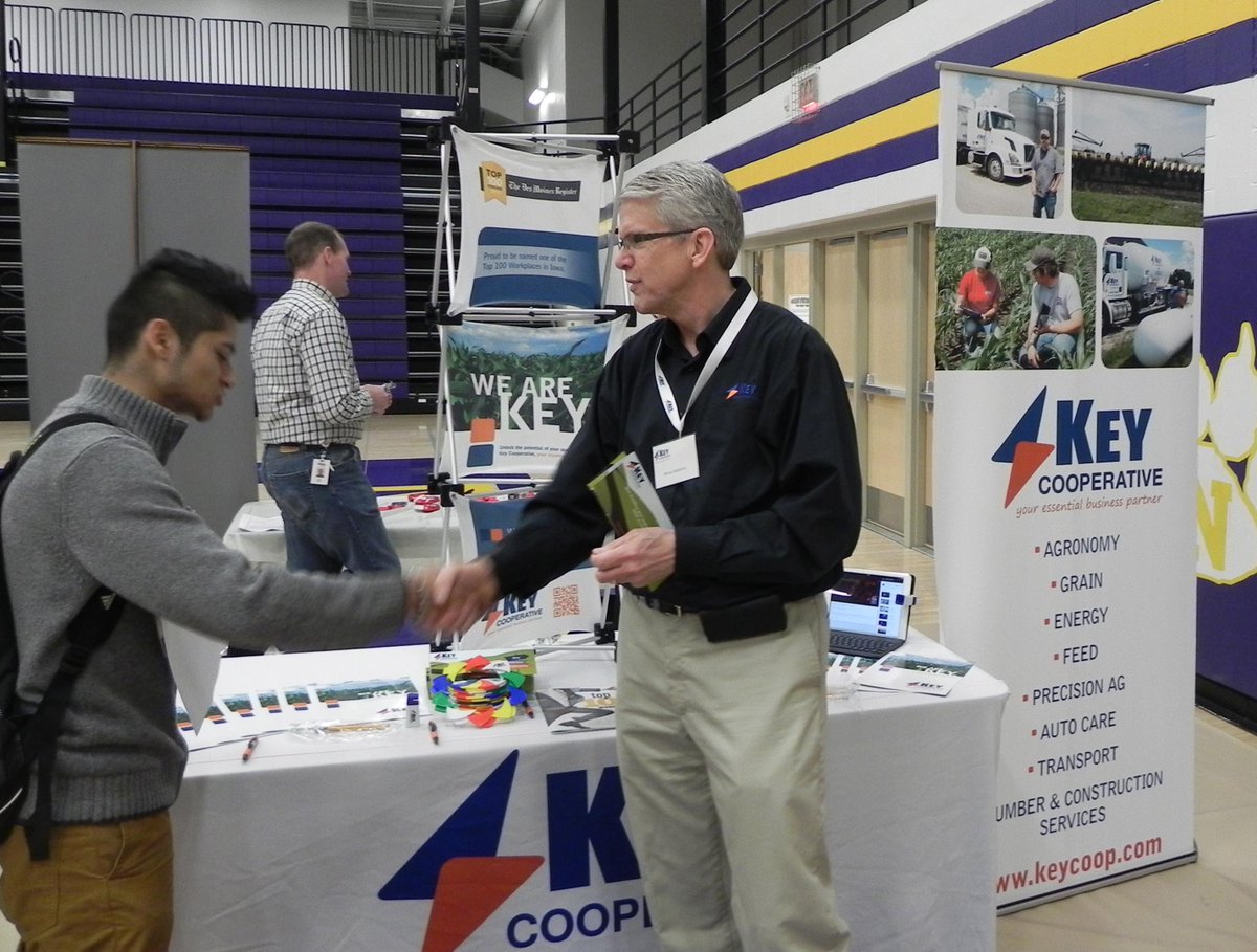 NevadaFFA's tweet photo. KEY Cooperative B.Bandstra @ HS career day #nevadacubpride #KEY http://t.co/gfauGjSpEI