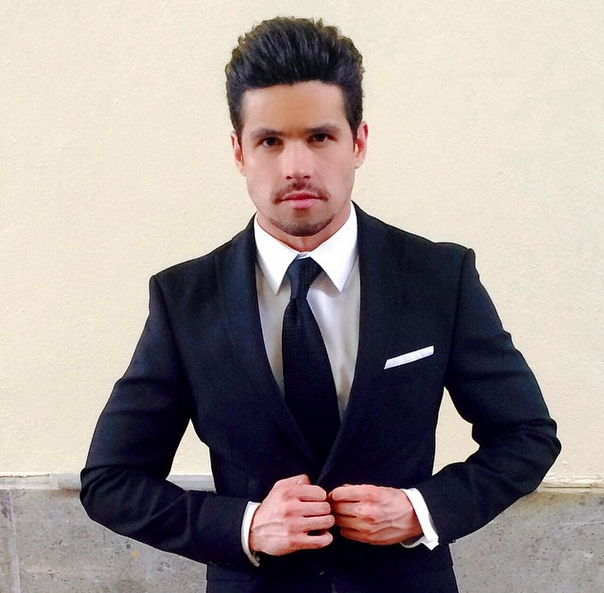elclicK_TV's tweet photo. Este lunes haremos Click con @EleazarGomez33 11pm por @radiotvmx http://t.co/hCpkqeMYJc