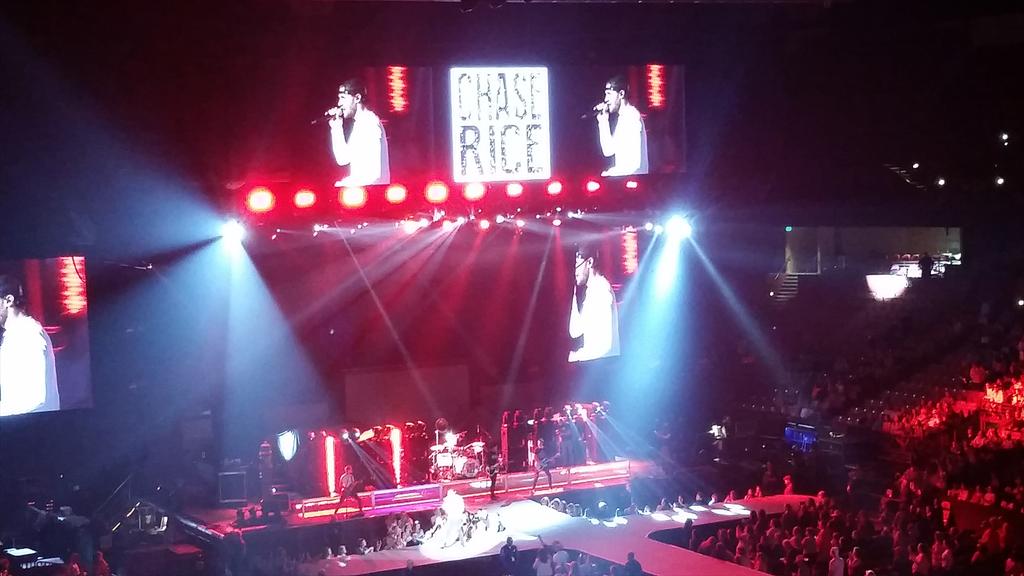 Bigwssl10's tweet photo. Great show @ChaseRiceMusic http://t.co/uvt8gBwLQk